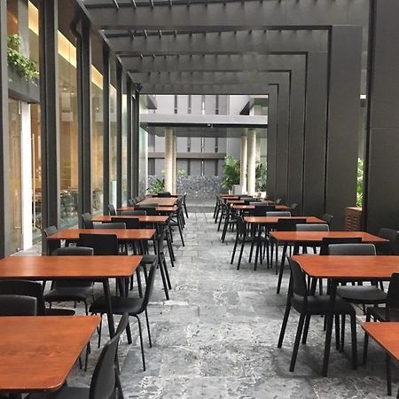 Balcony Seaside Sriracha Hotel & Serviced Apartments Си Рача Екстериор снимка