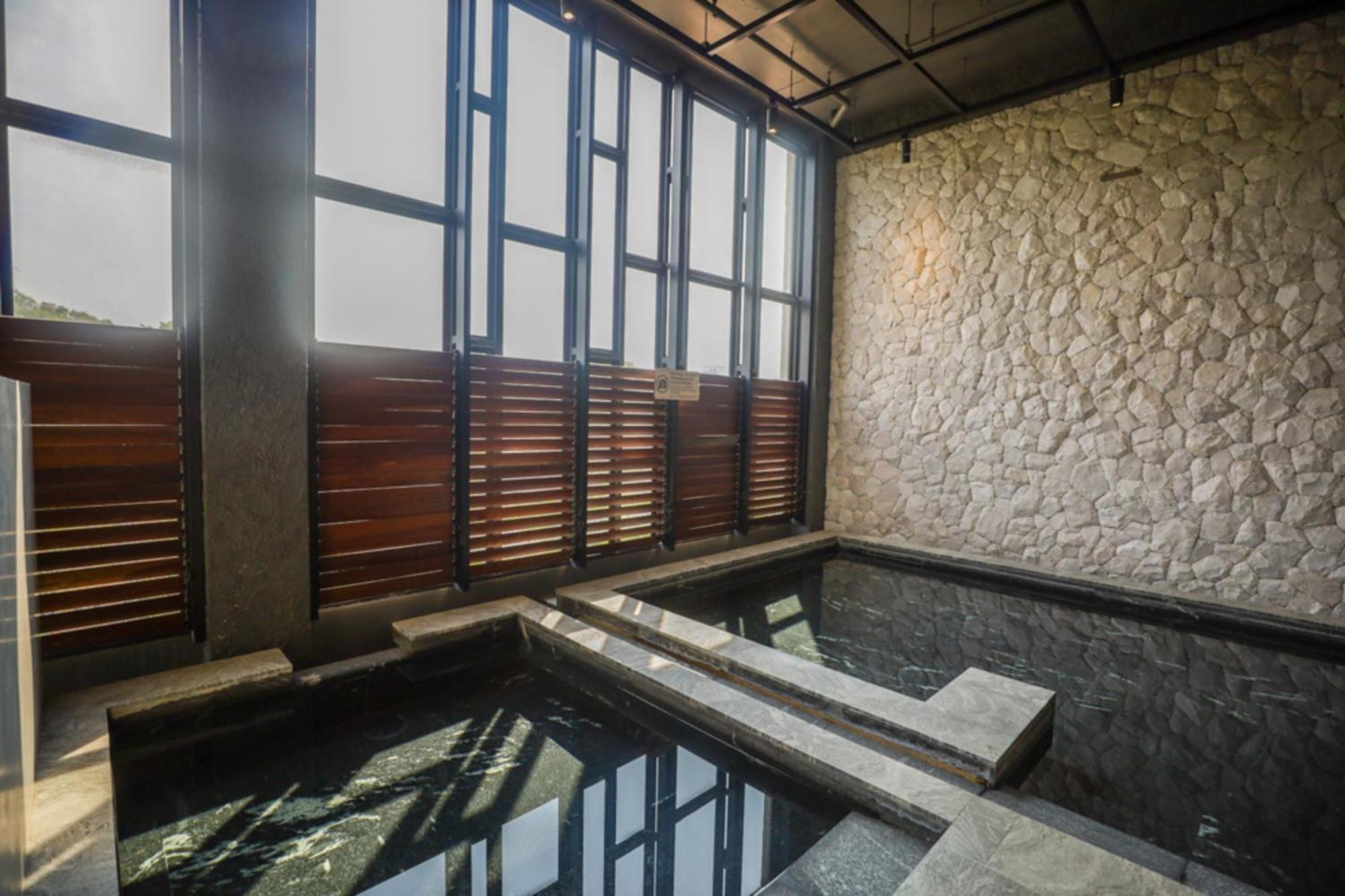 Balcony Seaside Sriracha Hotel & Serviced Apartments Си Рача Екстериор снимка