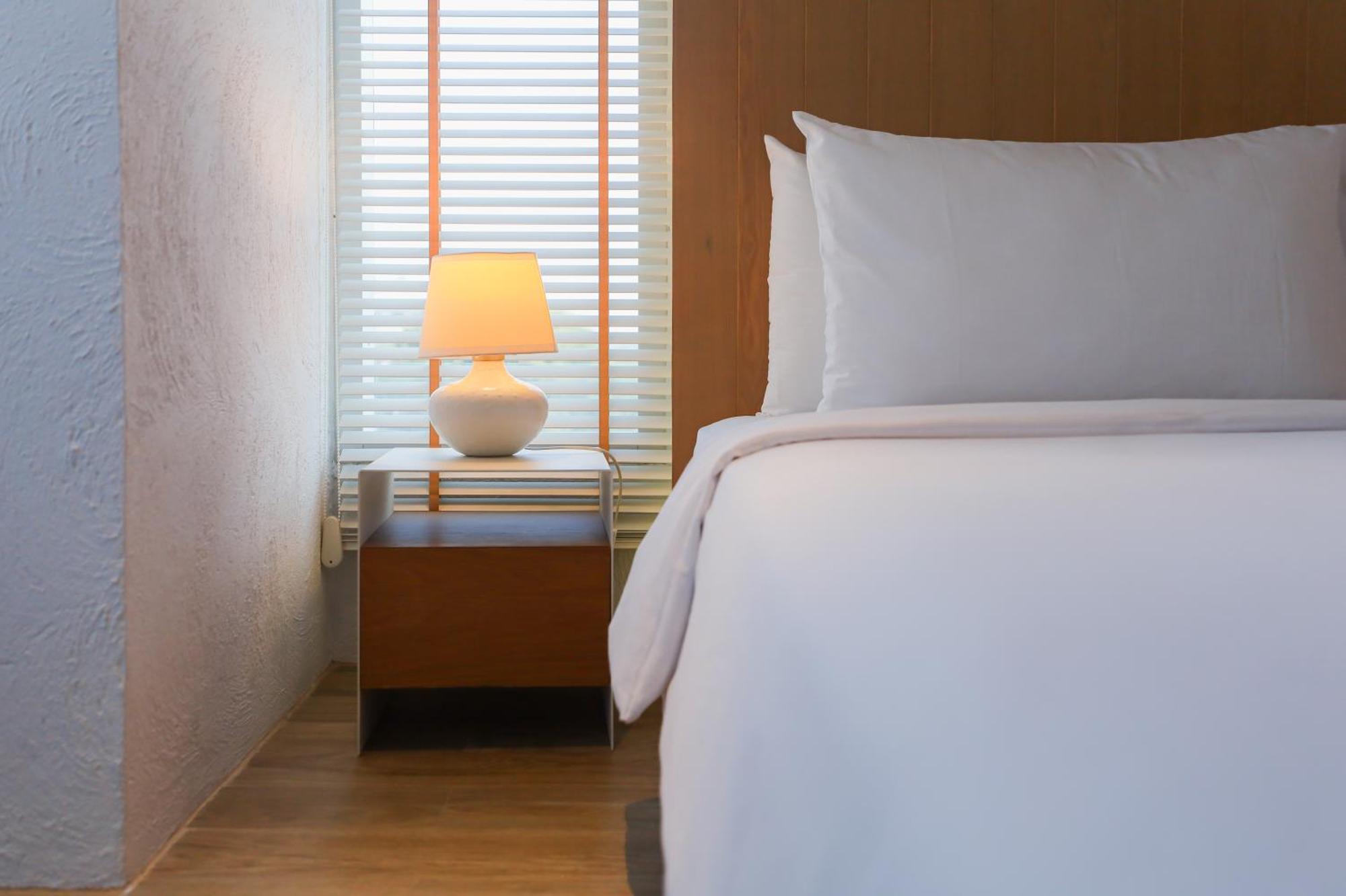 Balcony Seaside Sriracha Hotel & Serviced Apartments Си Рача Екстериор снимка