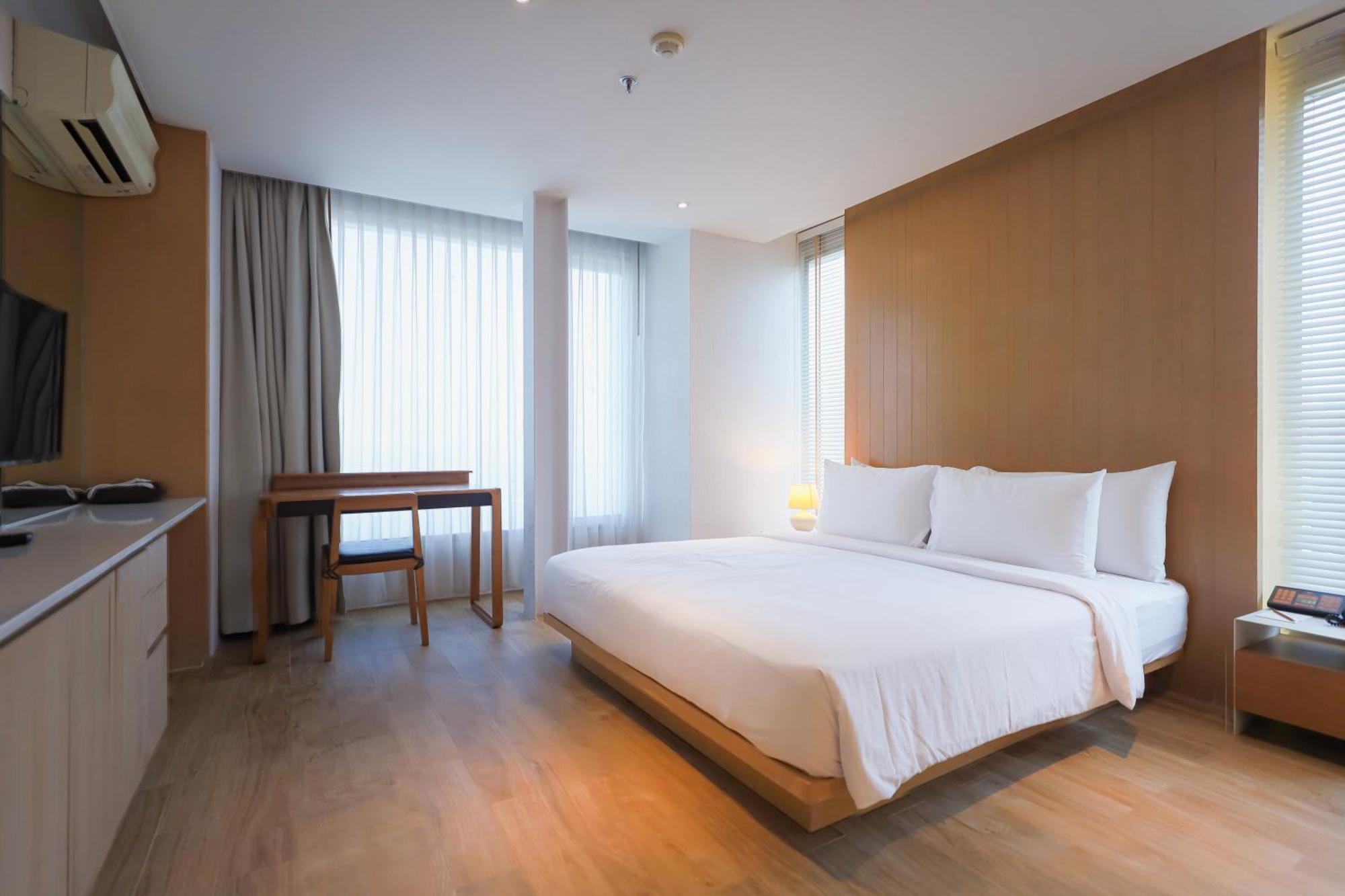 Balcony Seaside Sriracha Hotel & Serviced Apartments Си Рача Екстериор снимка