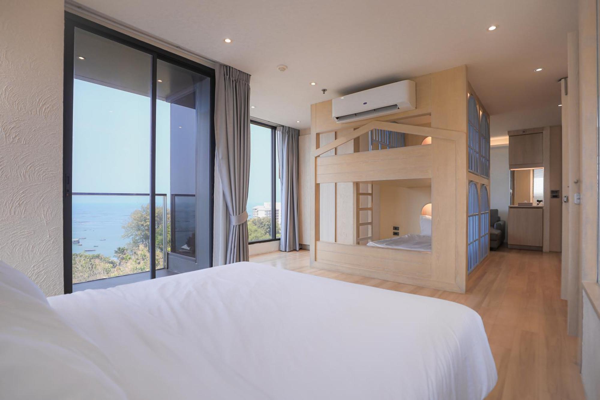 Balcony Seaside Sriracha Hotel & Serviced Apartments Си Рача Екстериор снимка