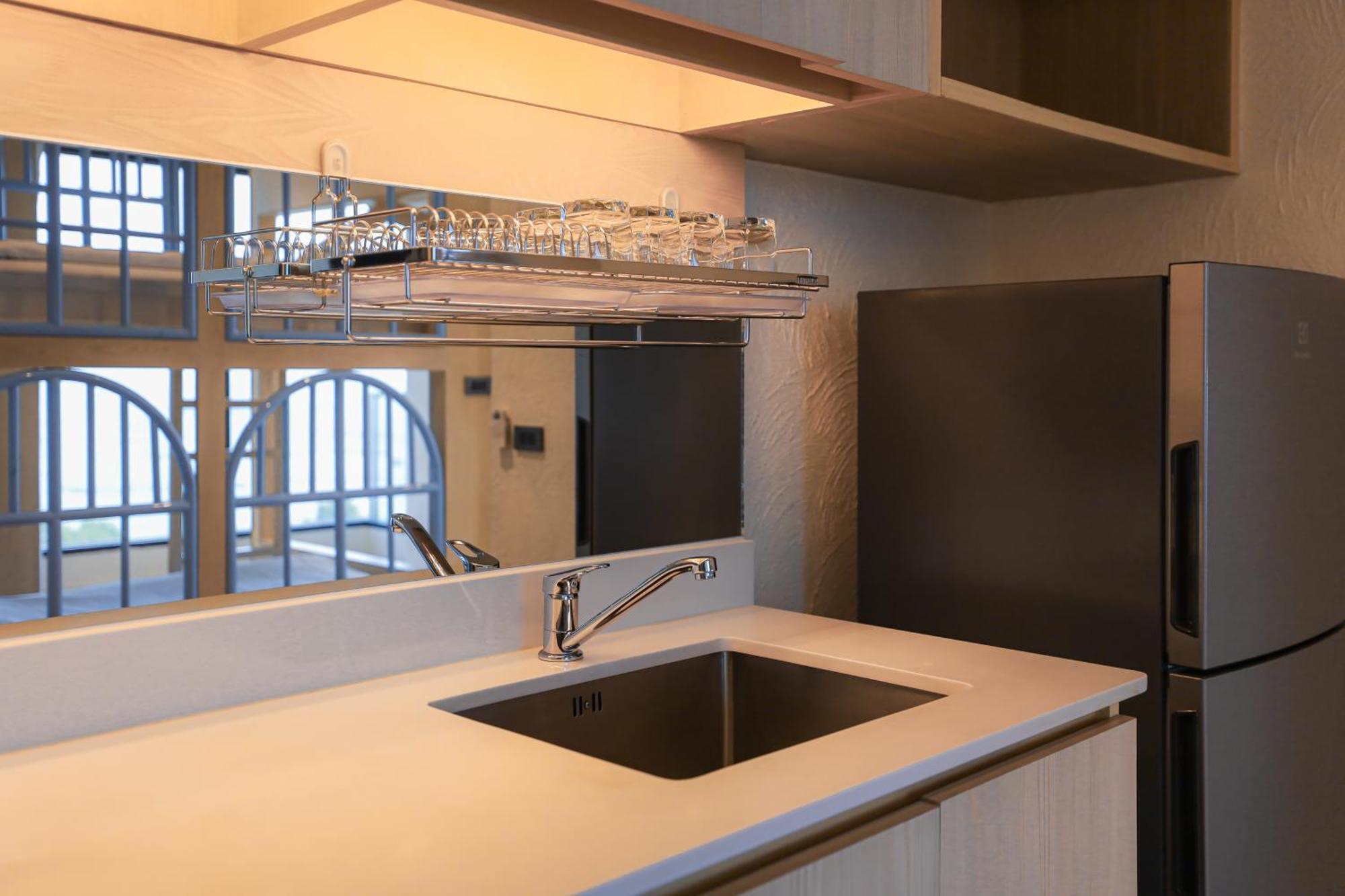 Balcony Seaside Sriracha Hotel & Serviced Apartments Си Рача Екстериор снимка