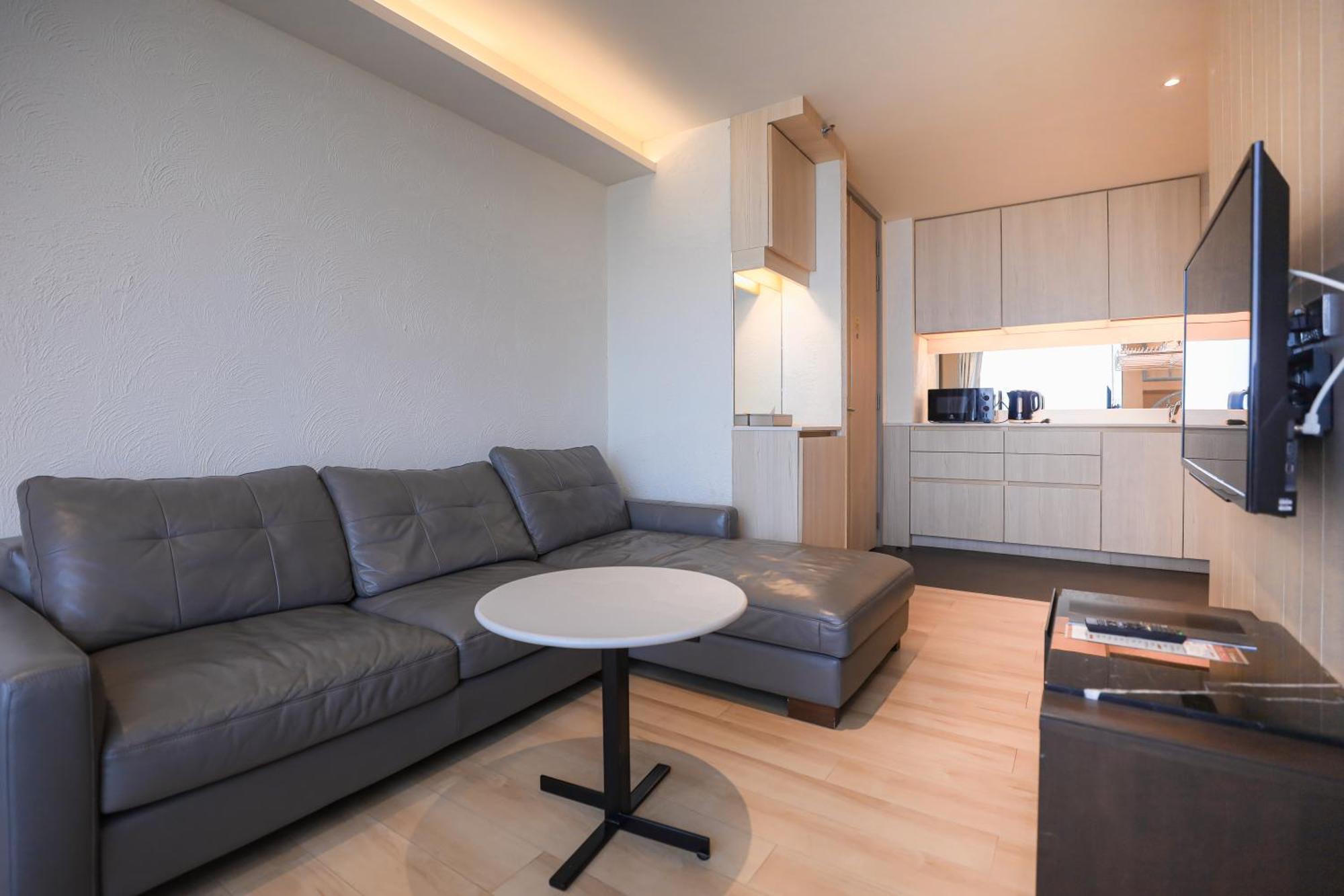 Balcony Seaside Sriracha Hotel & Serviced Apartments Си Рача Екстериор снимка