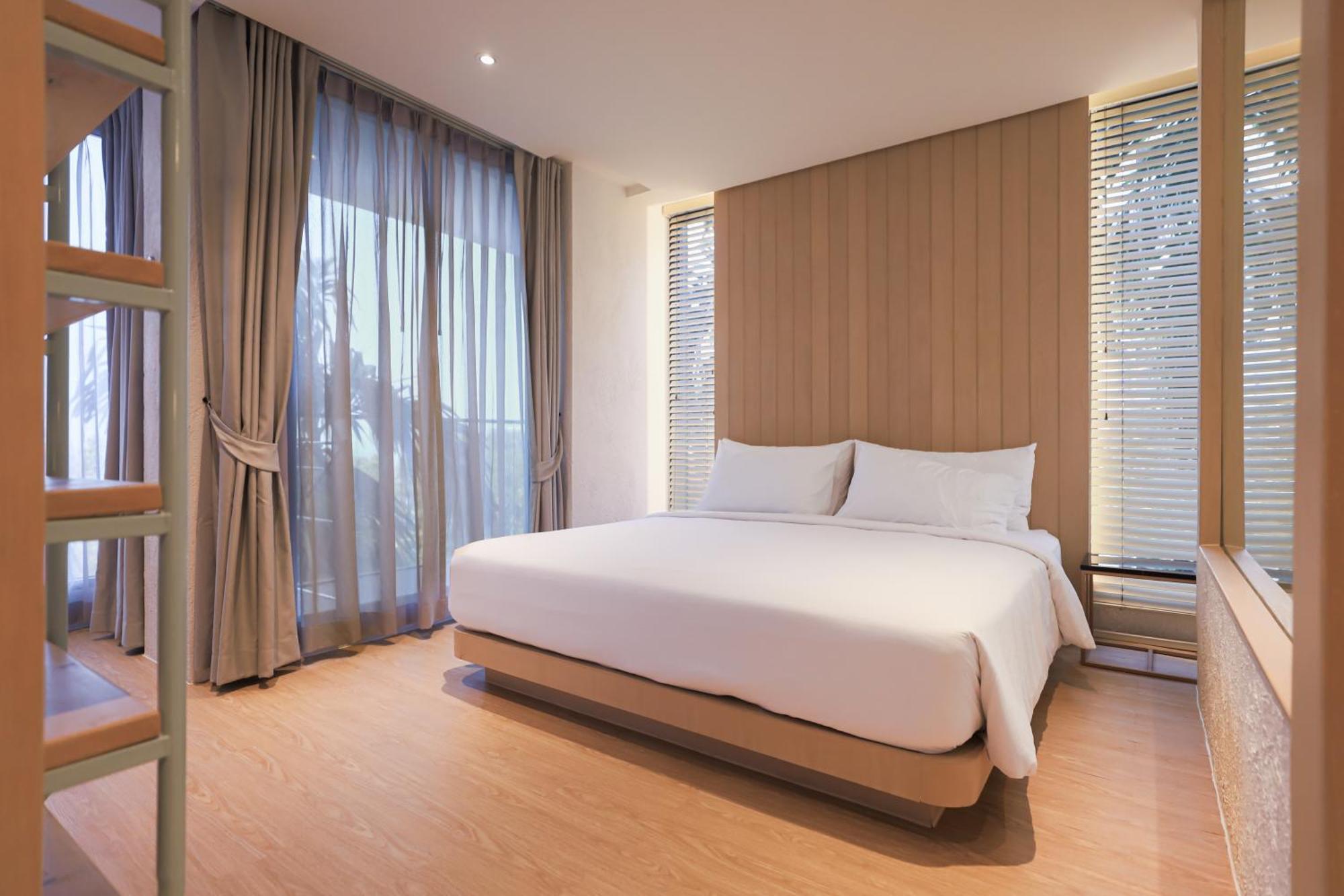 Balcony Seaside Sriracha Hotel & Serviced Apartments Си Рача Екстериор снимка