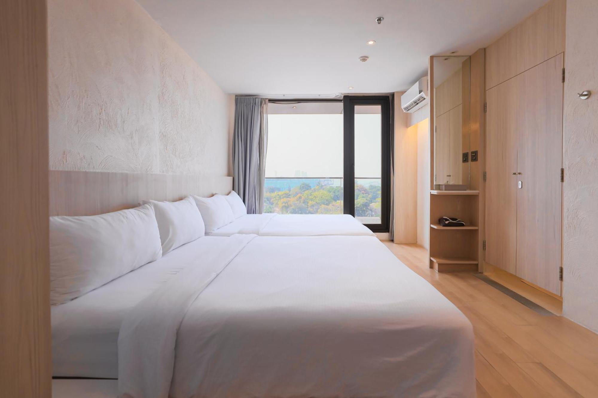Balcony Seaside Sriracha Hotel & Serviced Apartments Си Рача Екстериор снимка