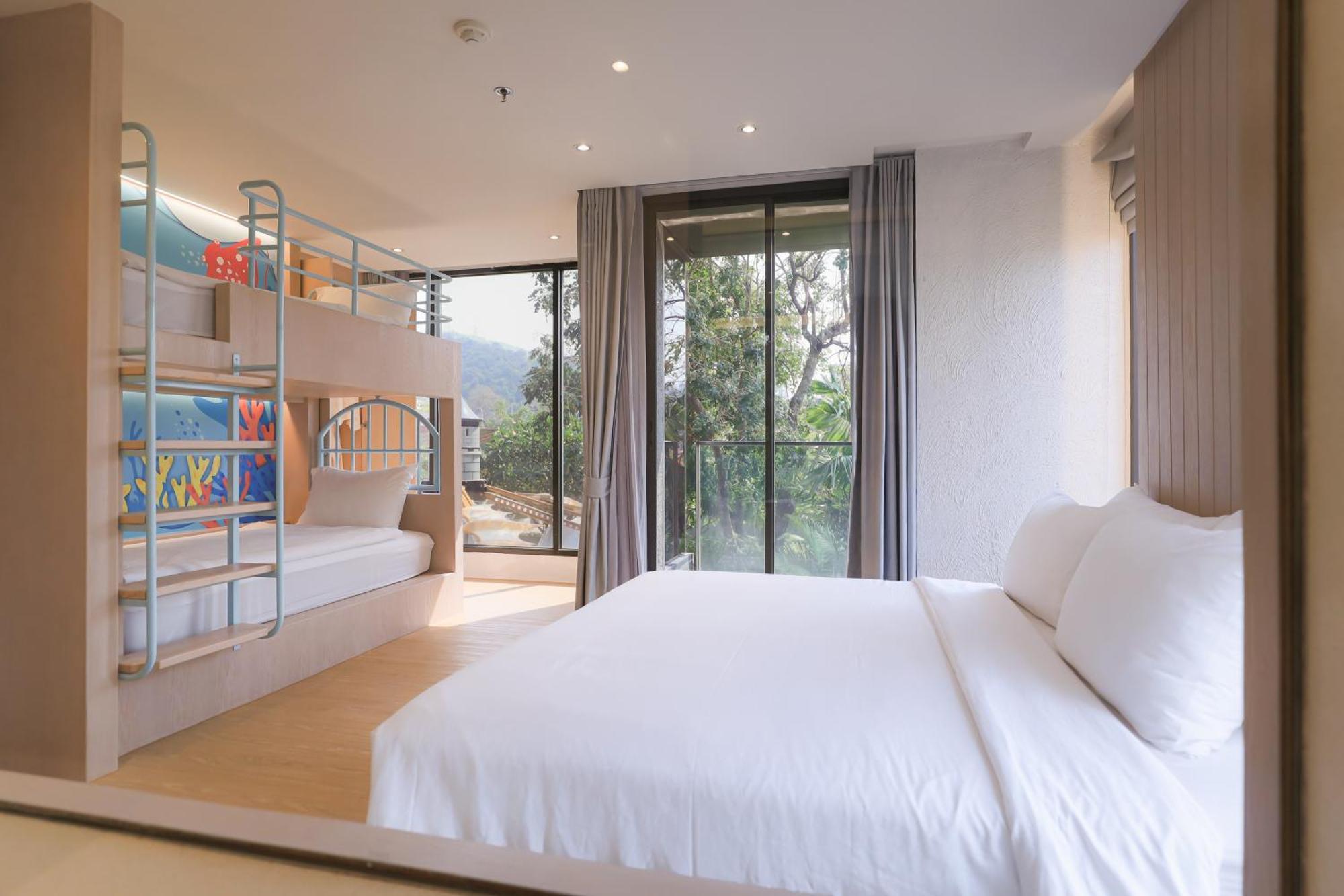 Balcony Seaside Sriracha Hotel & Serviced Apartments Си Рача Екстериор снимка
